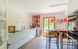 6 Bedroom Pet Friendly Home In Carcès - 4