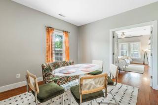 Bright + New - Fire Pit - Hammock - 3 bd - Raleigh - 6