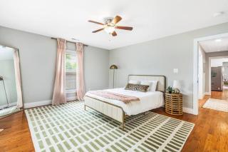 Bright + New - Fire Pit - Hammock - 3 bd - Raleigh - 4