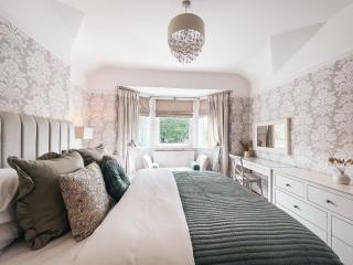 Beechwood Park by Solace Stays - Newport - 4
