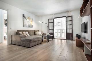 Central and Spacious Apartment with Parking on-site - Málaga - 0