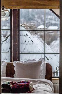 Casa dintre dealuri - Rozavlea - 2