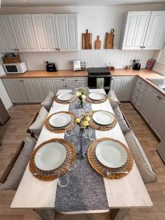 Stylish 3BR Cowes Cottage Close To The Waterfront - Cowes - 5
