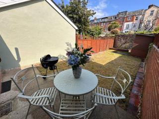 Stylish 3BR Cowes Cottage Close To The Waterfront - Cowes - 1