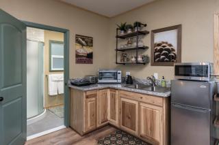 Little House in the Big Woods - Forest Ranch - 4
