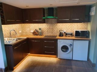 DOG FRIENDLY little bungalow with patio & private driveway - Kessingland - 2