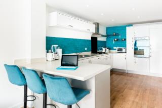 Spacious Group House for Medical Staff, Contractors & Families - Ensuites, Parking & Netflix by DreamyPads - Bristol - 7