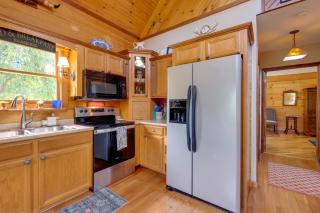 Lakewood Lodge Escape with Fire Pit - Hiwassee - 4