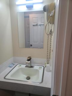 Lake Shore Farm Inn - Northwood - 1