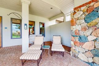 Seasons Lodge #202 - 4