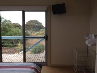 Coastal Retreat - Beachfront - 4