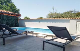 Lovely Home In Peroj With Wifi - Peroj - 6