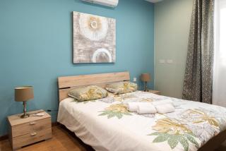Entire Luxury Sliema Townhouse Steps from Beach - Sliema - 5