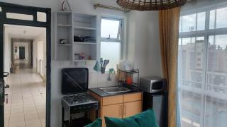 Cosy Studio with Workspace - 5