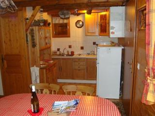 Chalet Savoyard 8 pers, proche pistes, parking - FR-1-733-1 - 8