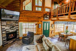Henrys Cast by KABINO Hot Tub Large Driveway PS4 Dog Friendly Fire Pit Fireplace - Island Park - 8