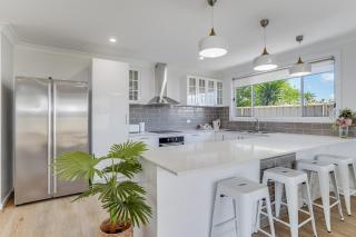 Stylish family home, centrally located. - Thirlmere - 7