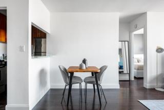 UES 1BR w Gym Doorman Stunning Roof NYC-505 - New York - 6
