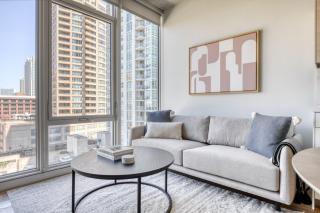 W Loop Studio w Deck Pool Gym 3 blocks to L CHI-644 - 6