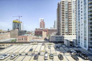 W Loop Studio w Deck Pool Gym 3 blocks to L CHI-644 - 4