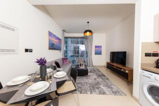 Beautiful 1BR - Close to Downtown with Pool and Gym - Dubai - 2