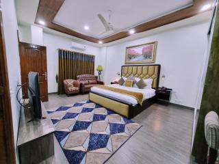 Hayyat Luxury Hotel Suites - Lahore - 0