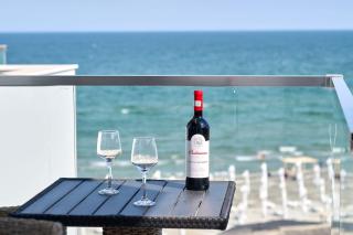 Sea Breeze Apartment in Infinity Beach Resort - parking - Mamaia - 9