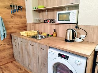 Summer Square - 2 bedrooms Retro Flat with great location, 1st fl - 3