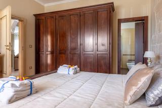 Villa Simone Vacation Villa With Garden - Happy Rentals - 1