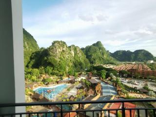 Sunway lost world onsen ipoh-themepark view 5 pax - Kampong Batu Lapan - 3