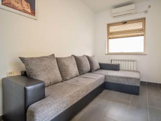 Apartment Miškulin-3 by Interhome - 5