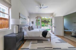 Water and sunset views in dreamy Cardiff by the sea - 4