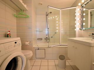 Refined Seaview Apartment - 1