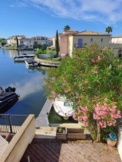 Belle marina avec ponton et piscine collective - Aigues-Mortes - 7