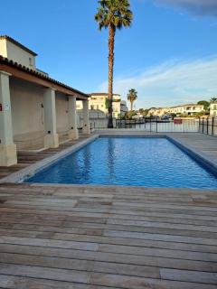 Belle marina avec ponton et piscine collective - Aigues-Mortes - 3