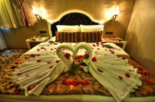 Golden Deluxe Hotel - 1