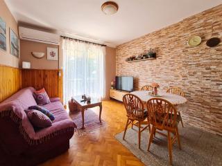 Apartment Roses - Novi Vinodolski - 1