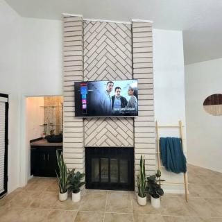 The Ritz Spa Sanctuary hot tub/patio/fam/pet - Las Cruces - 7