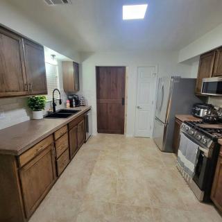 The Ritz Spa Sanctuary hot tub/patio/fam/pet - Las Cruces - 2
