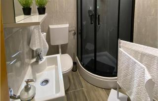 Nice Apartment In Gornje Rastane - Donje Raštane - 8