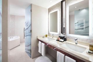 Renaissance Santiago by Marriott - 3
