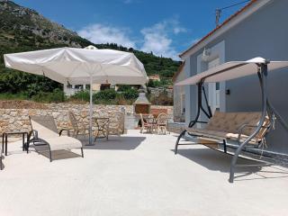 Artemis Traditional House - 9