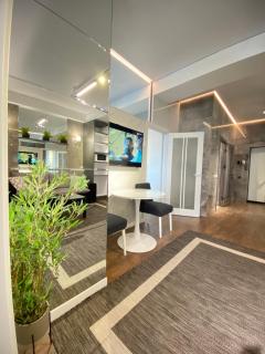 RentNow New Lux Business Apartment in the Center - Chişinău - 6