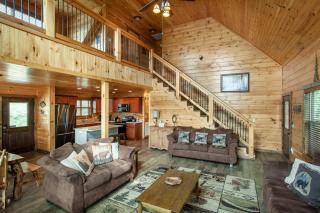 Timber Woods Lodge View Hot Tub Game-Theater Room - 2