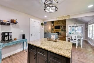 Charming Coastal Home 6 Mi to Choctawhatchee Bay! - Niceville - 3