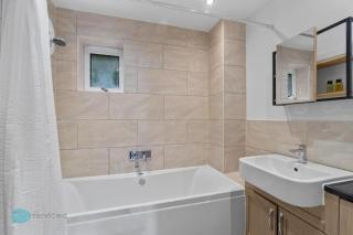 4 Bed- Trematon By Pureserviced - Plymouth - 9