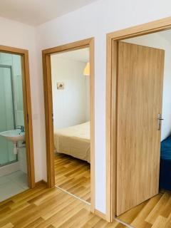 Bursztyn II Domki Apartamenty Pokoje w Sarbinowie blisko morza - 1