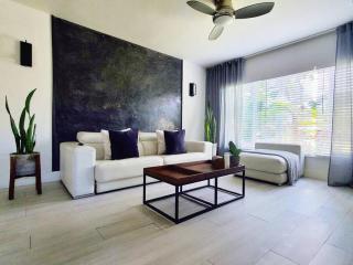 DreamHouse with Heated Pool - 4
