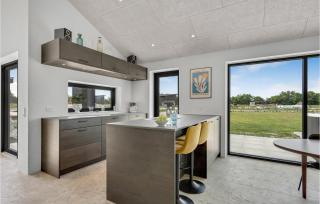 Cozy Home In Hadsund With Wifi - 4