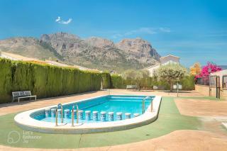 Velo Villa w/ A/C, free Wi-Fi & Pool near Benidorm - Polop - 0